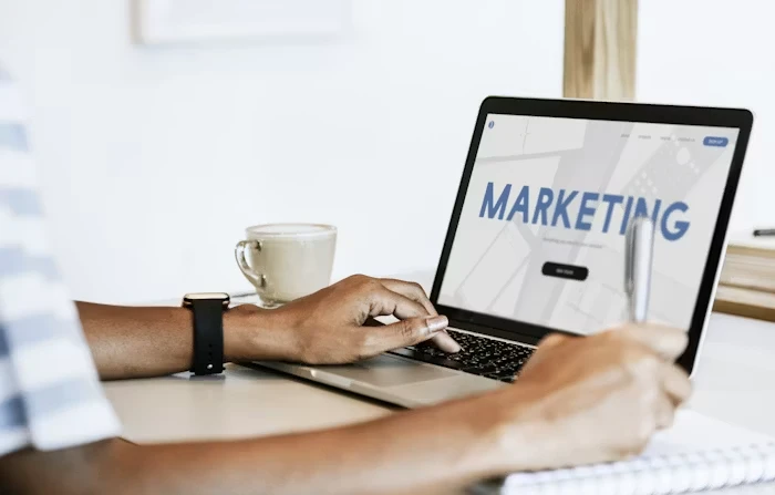 Sponsored Ads & Paid Media